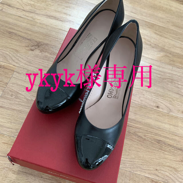 Salvatore Ferragamo(サルヴァトーレフェラガモ)のパンプス レディースの靴/シューズ(ハイヒール/パンプス)の商品写真