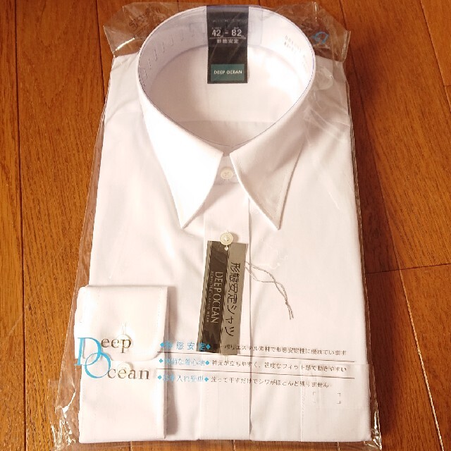白ワイシャツ ４２－８２ メンズのトップス(シャツ)の商品写真