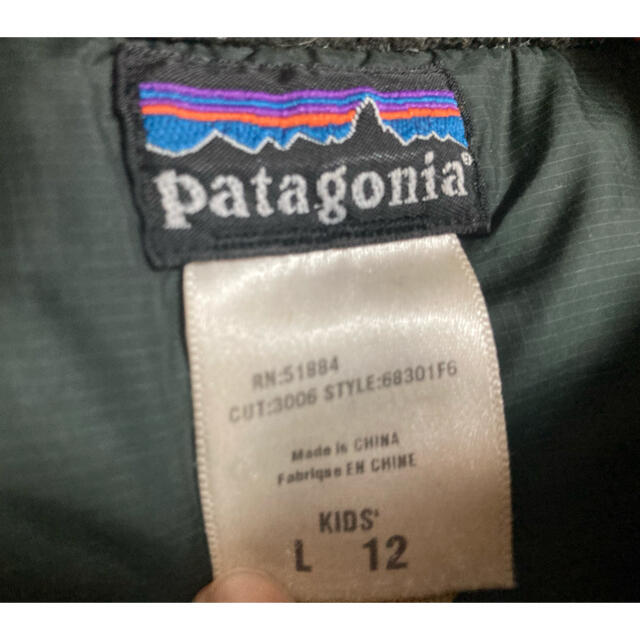 patagonia(パタゴニア)のパタゴニア　ダウンジャケット　Kids L12 キッズ/ベビー/マタニティのキッズ服男の子用(90cm~)(ジャケット/上着)の商品写真