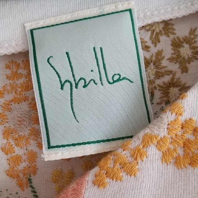 Sybilla(シビラ)のシビラ　春色お花の刺繍ワンピース レディースのワンピース(ひざ丈ワンピース)の商品写真