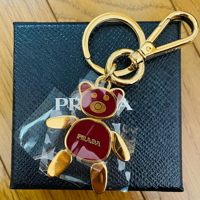 PRADA クマ キーチャーム 新品