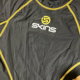 スキンズ(SKINS)のSKINS メンズ　コンプレッションロングティーシャツ(トレーニング用品)