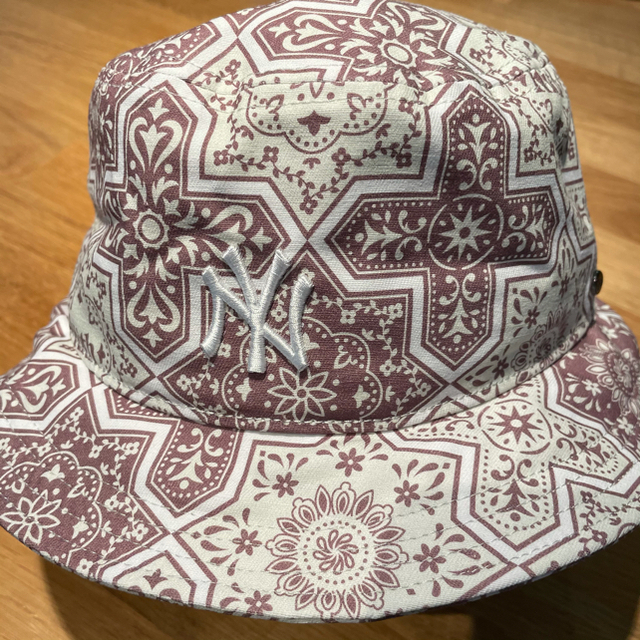 Supreme(シュプリーム)のKith 新作 Newera ヤンキース バケットハット メンズの帽子(ハット)の商品写真