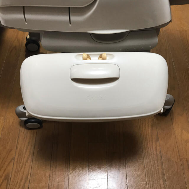 コンビ　電動ハイローチェア