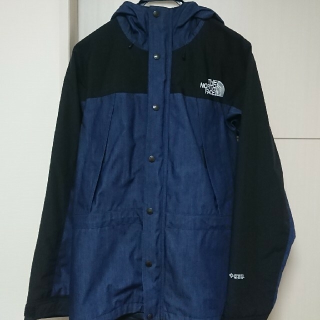 THE NORTH FACE(ザノースフェイス)のノースフェイス/マウンテンライトジャケット/デニム/マウンテンパーカー/M メンズのジャケット/アウター(マウンテンパーカー)の商品写真