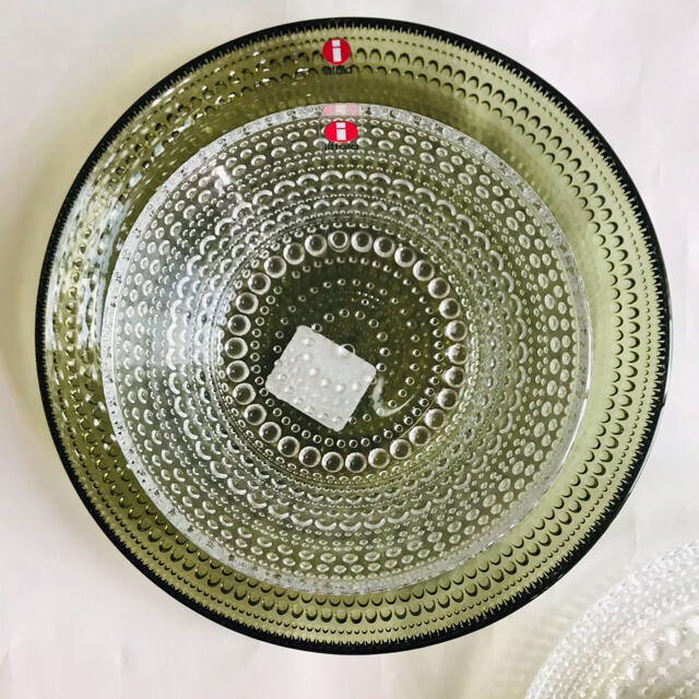 iittala(イッタラ)の新入荷！フィンランド製　イッタラ　カステヘルミ　モスグリーン　17cmプレート  インテリア/住まい/日用品のキッチン/食器(食器)の商品写真