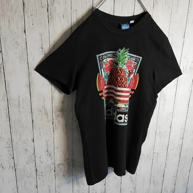 adidas(アディダス)の【90s 古着】アディダス　ボックスロゴ　トロピカル柄　クルーネックTシャツ メンズのトップス(Tシャツ/カットソー(半袖/袖なし))の商品写真