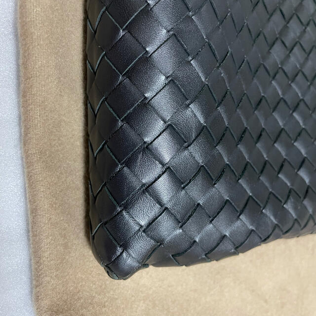 Bottega Veneta(ボッテガヴェネタ)のボッテガヴェネタ  ショルダーバッグ　ブラック　正規品　美品 メンズのバッグ(ショルダーバッグ)の商品写真