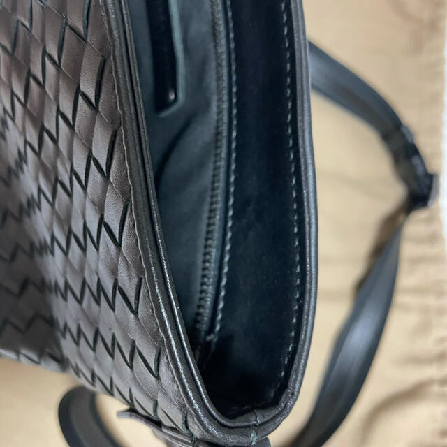 Bottega Veneta(ボッテガヴェネタ)のボッテガヴェネタ  ショルダーバッグ　ブラック　正規品　美品 メンズのバッグ(ショルダーバッグ)の商品写真