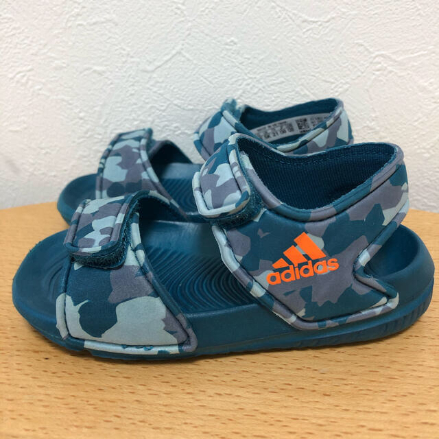 adidas(アディダス)のアディダス　サンダル　13.0 カモフラ　迷彩 キッズ/ベビー/マタニティのベビー靴/シューズ(~14cm)(サンダル)の商品写真