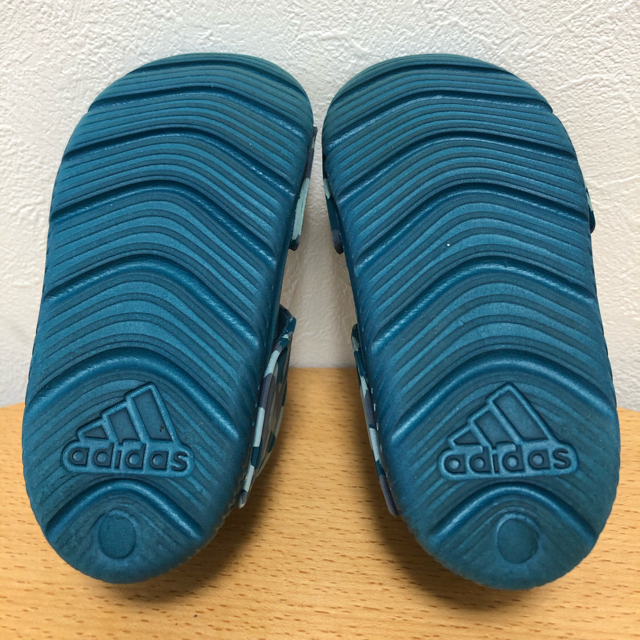 adidas(アディダス)のアディダス　サンダル　13.0 カモフラ　迷彩 キッズ/ベビー/マタニティのベビー靴/シューズ(~14cm)(サンダル)の商品写真