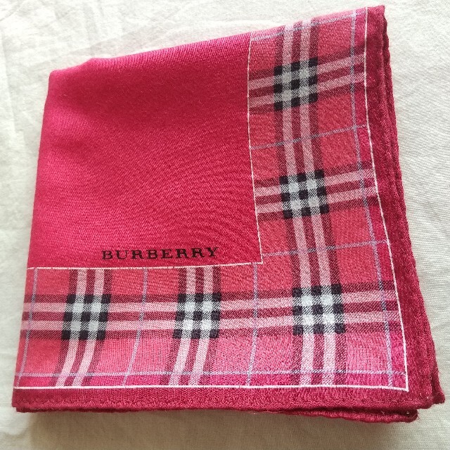 BURBERRY(バーバリー)のBURBERRY バーバリー ノバチェック レッド   大判       レディースのファッション小物(ハンカチ)の商品写真