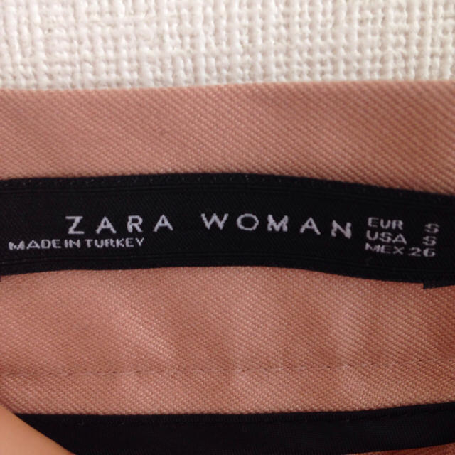 ZARA(ザラ)のZARA ザラ プリーツ ミディ スカート ピンク シャンパン ベージュ レディースのスカート(ロングスカート)の商品写真