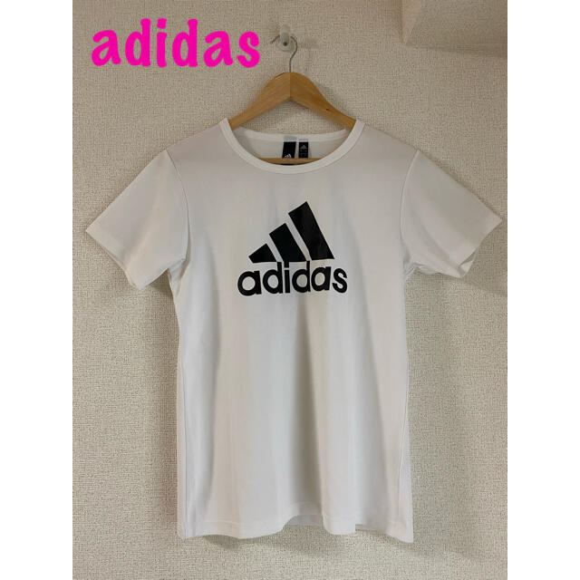 adidas(アディダス)のadidasシンプルキレイめアディダスロゴTシャツ　ゆったりサイズ　早い者勝ち レディースのトップス(Tシャツ(半袖/袖なし))の商品写真