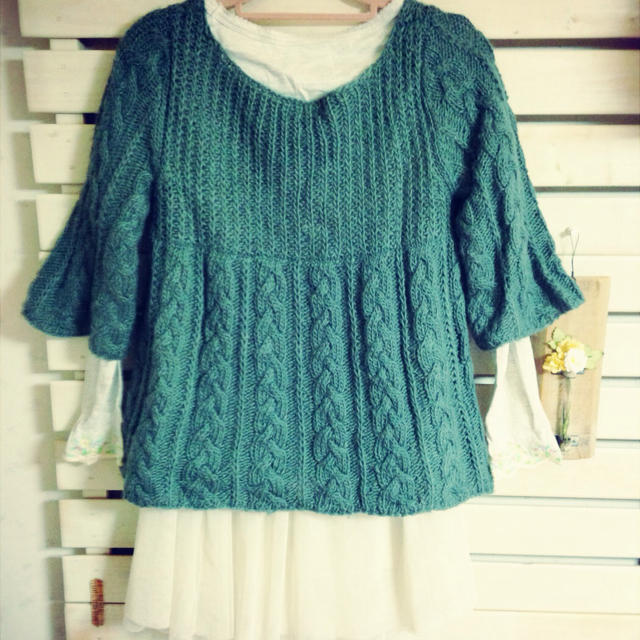 グリーン ♪ 編み模様が可愛いニット レディースのトップス(ニット/セーター)の商品写真
