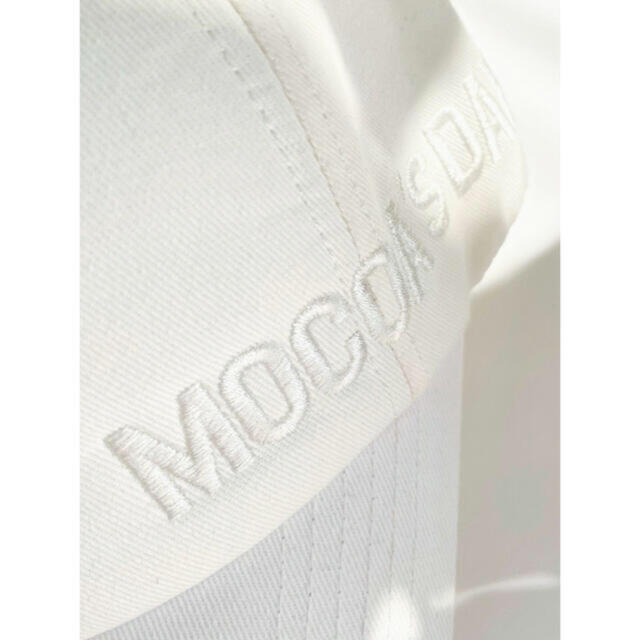 MOERY - モコアズ ホワイトキャップの通販 by meron shop|モエリー ...