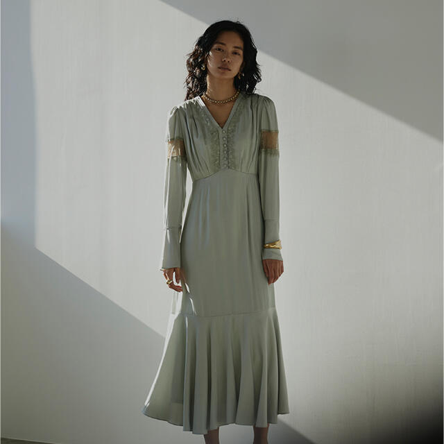 Ameri vintageアメリヴィンテージ　FLARE SATIN DRESS