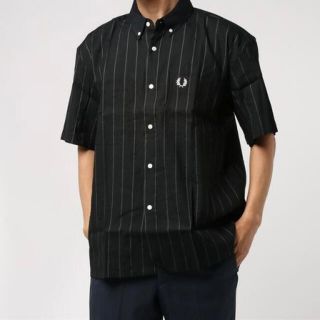 フレッドペリー(FRED PERRY)のfred perry B.D Short Sleeve Shirt 黒(シャツ)