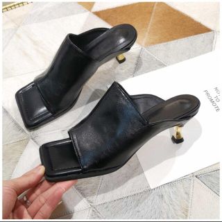 ザラ(ZARA)のスクエアトゥサンダル(サンダル)