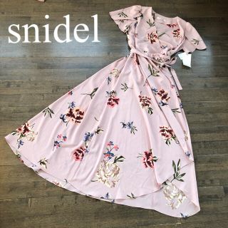 スナイデル(SNIDEL)のSNIDEL スナイデル　花柄ワンピース　インナー付き(ロングワンピース/マキシワンピース)