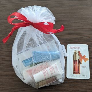 クラランス(CLARINS)の【annasuiyk様専用】クラランス  アメニティセット(旅行用品)