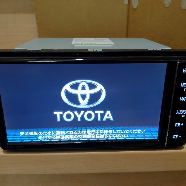 【送料0円】 トヨタ - トヨタ NSZT-W68T Bluetooth フルセグ 7インチ SDナビ カーナビ+カーテレビ