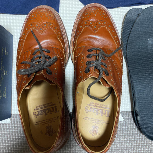 Trickers(トリッカーズ)のＴricker's バートンウイングチップ(マロン)M5633 メンズの靴/シューズ(ドレス/ビジネス)の商品写真