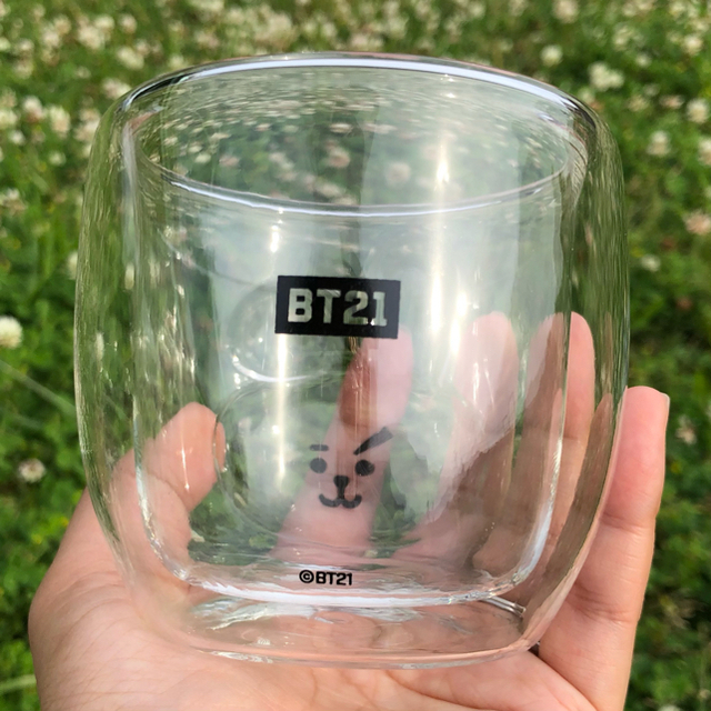 防弾少年団(BTS)(ボウダンショウネンダン)のBTS BT21 ダブルウォールグラス　防弾少年団　グッズ　韓国　雑貨　kpop インテリア/住まい/日用品のキッチン/食器(グラス/カップ)の商品写真