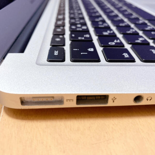 Apple(アップル)のMacBook Air メモリ8GB/SSD256GB スマホ/家電/カメラのPC/タブレット(ノートPC)の商品写真