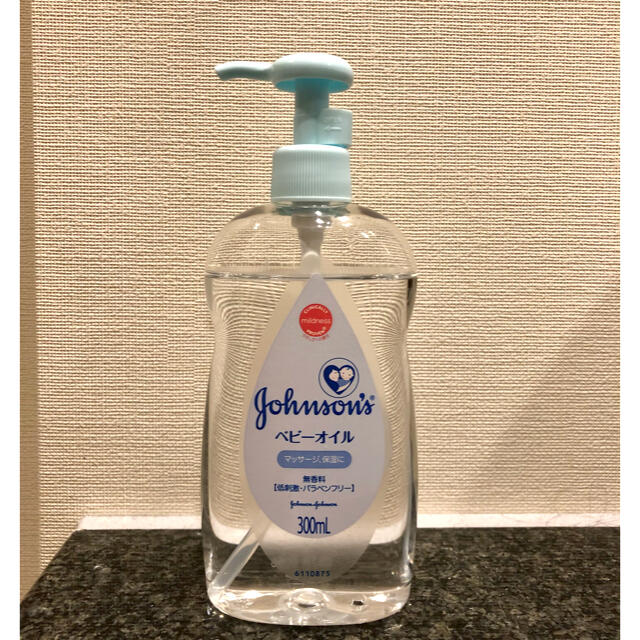 Johnson's(ジョンソン)のJohnson ジョンソン　ベビーオイル 300ml キッズ/ベビー/マタニティの洗浄/衛生用品(ベビーローション)の商品写真