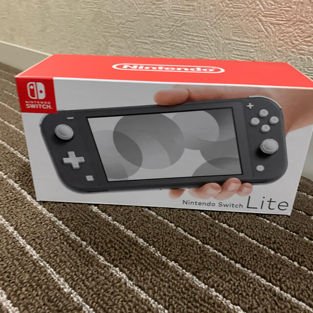 Nintendo Switch(ニンテンドースイッチ)のNintendo Switch Lite グレー　本体 エンタメ/ホビーのゲームソフト/ゲーム機本体(携帯用ゲーム機本体)の商品写真