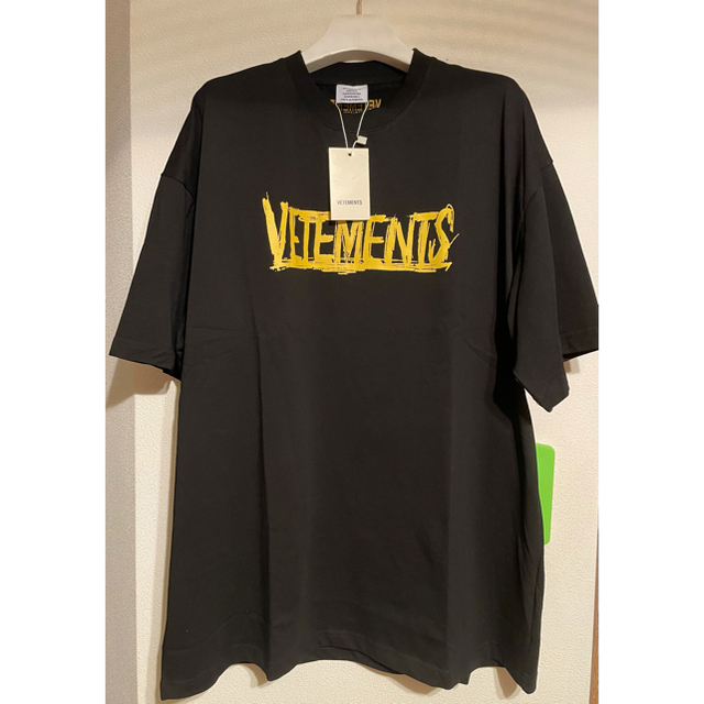 VETEMENTS ワールドツアーTシャツの通販 by sun's shop｜ラクマ