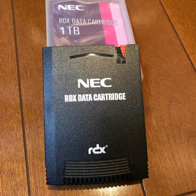 NEC RDXカートリッジ　1TB スマホ/家電/カメラのPC/タブレット(PC周辺機器)の商品写真