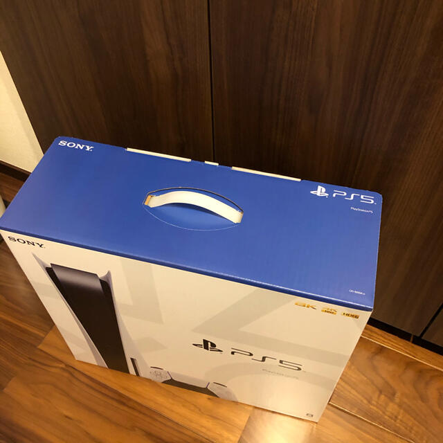 PlayStation4(プレイステーション4)のPS5　本体　プレイステーション5　PlayStation5 エンタメ/ホビーのゲームソフト/ゲーム機本体(家庭用ゲーム機本体)の商品写真