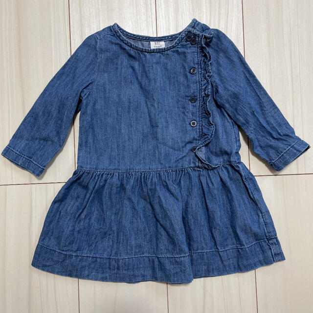 babyGAP(ベビーギャップ)のBaby GAP 90㎝　デニムワンピース キッズ/ベビー/マタニティのキッズ服女の子用(90cm~)(ワンピース)の商品写真