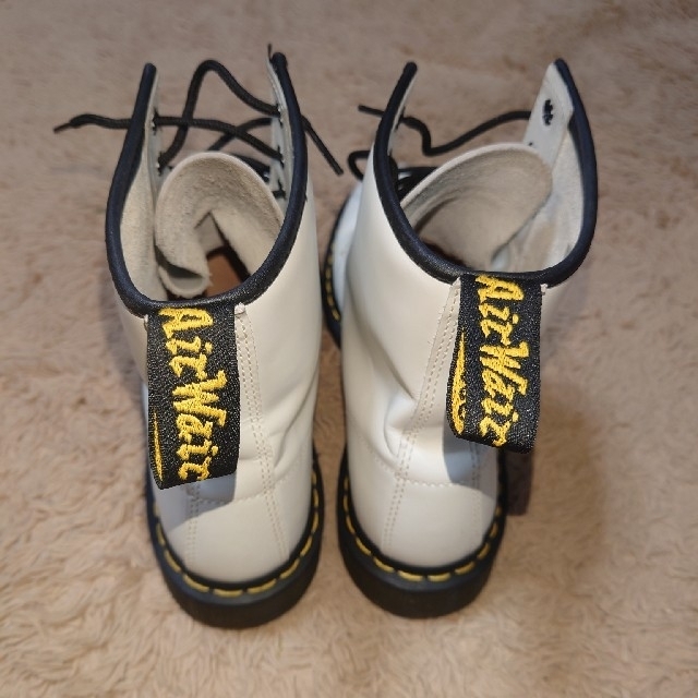 Dr.Martens(ドクターマーチン)の専用Dr.Martens 8ホール 白 UK9(28cm)ドクターマーチン メンズの靴/シューズ(ブーツ)の商品写真