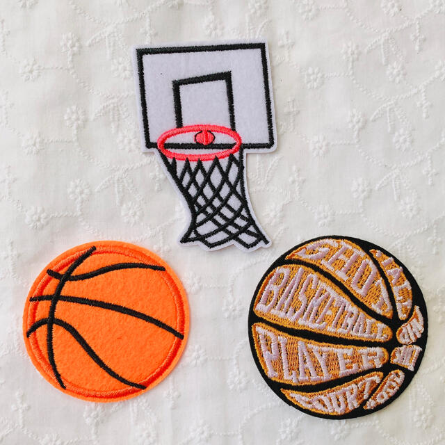 バスケットボールワッペン3枚 刺繍ワッペン　バスケットボール　アイロンワッペン ハンドメイドの素材/材料(各種パーツ)の商品写真