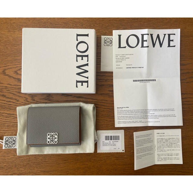 LOEWE ロエベ アナグラム トリフォルド 6ccウォレット