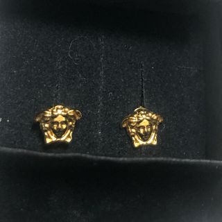 VERSACE - セール!新品未開封ベルサーチェメドゥーサピアスの