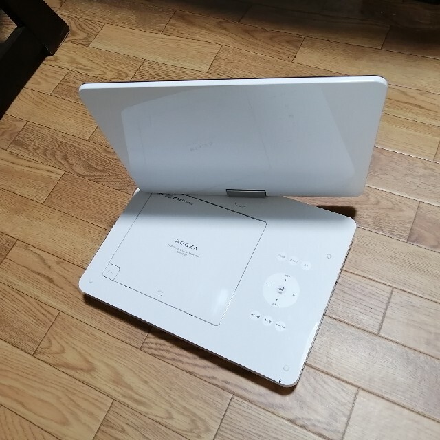 東芝レグザ SD-P1010S ポータブルDVDプレーヤー箱付 東芝レグザ SD-P1010S ポータブルDVDプレーヤー箱付