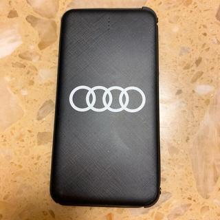 アウディ(AUDI)の★新品★アウディ　Audi モバイルバッテリー　軽量　充電2回分　5000mAh(バッテリー/充電器)