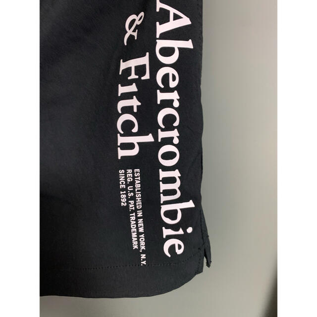 Abercrombie&Fitch(アバクロンビーアンドフィッチ)のabercrombie&fitch ショートパンツ　ブラック メンズのパンツ(ショートパンツ)の商品写真