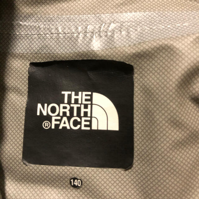 THE NORTH FACE(ザノースフェイス)のノースフェイス　キッズ　マウンテンパーカー　140 キッズ/ベビー/マタニティのキッズ/ベビー/マタニティ その他(その他)の商品写真