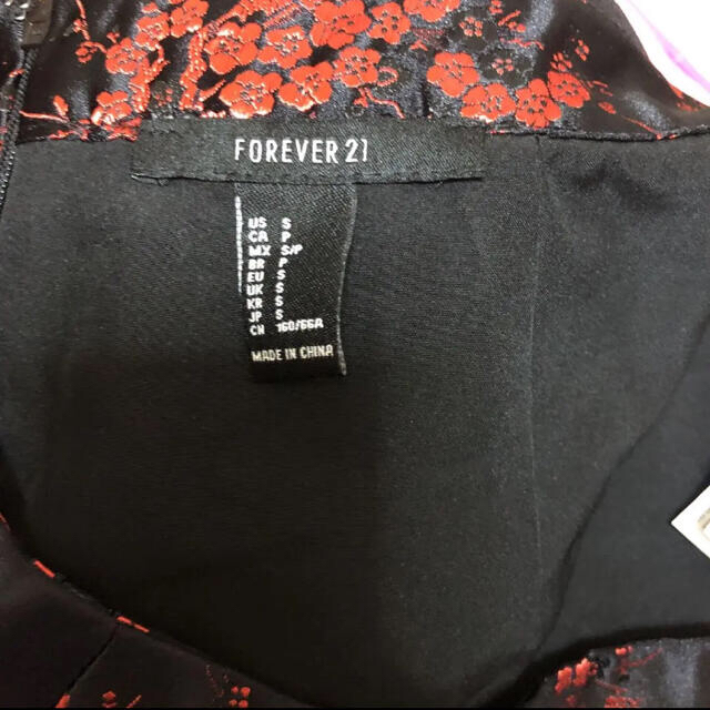 FOREVER 21(フォーエバートゥエンティーワン)のForever21 チャイナ風スカート レディースのスカート(ミニスカート)の商品写真