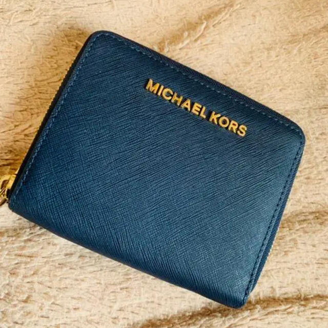 Michael Kors(マイケルコース)のMICHAEL KORS折り財布 レディースのファッション小物(財布)の商品写真