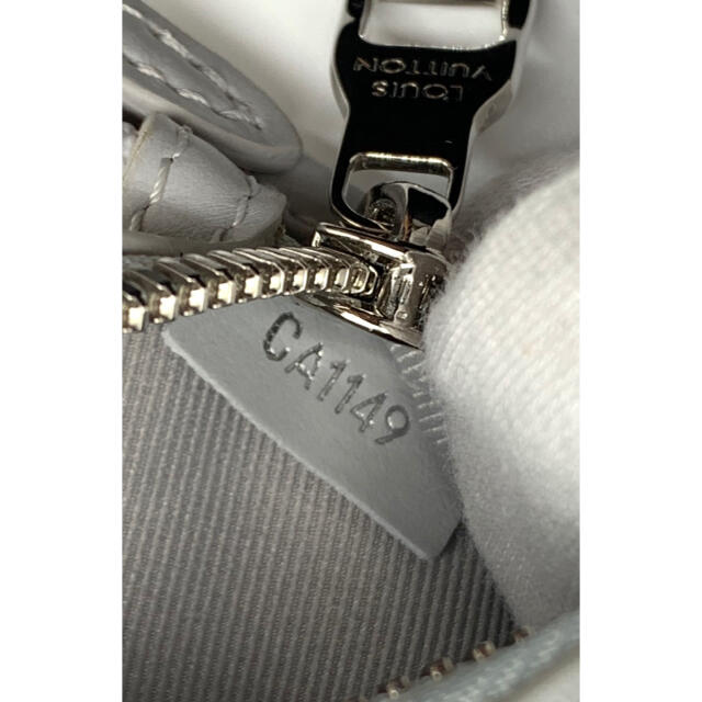 LOUIS VUITTON(ルイヴィトン)の⭐️ 極美品 ルイ・ヴィトン ホワイト モノグラム ショルダーバッグ メンズのバッグ(ショルダーバッグ)の商品写真