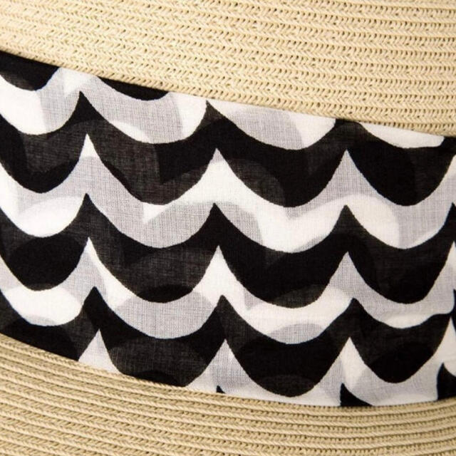 UNIQLO(ユニクロ)のマリメッコ×ユニクロ UV ペーパー ハット 帽子 麦わら帽  女優帽 レディースの帽子(麦わら帽子/ストローハット)の商品写真