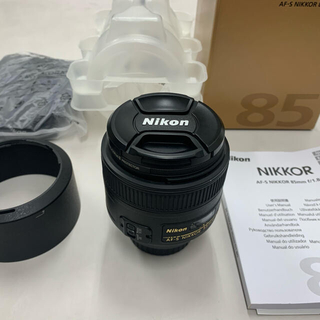 ニコン(Nikon)のNikon AF-S 85mm F1.8G 美品 レンズプロテクター付き(レンズ(単焦点))