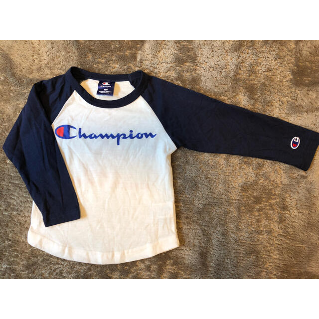 Champion(チャンピオン)のChampion Tシャツ　長袖　キッズ 100 キッズ/ベビー/マタニティのキッズ服男の子用(90cm~)(Tシャツ/カットソー)の商品写真