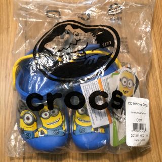 クロックス(crocs)の新品！クロックス　ミニオン　コラボ　(サンダル)